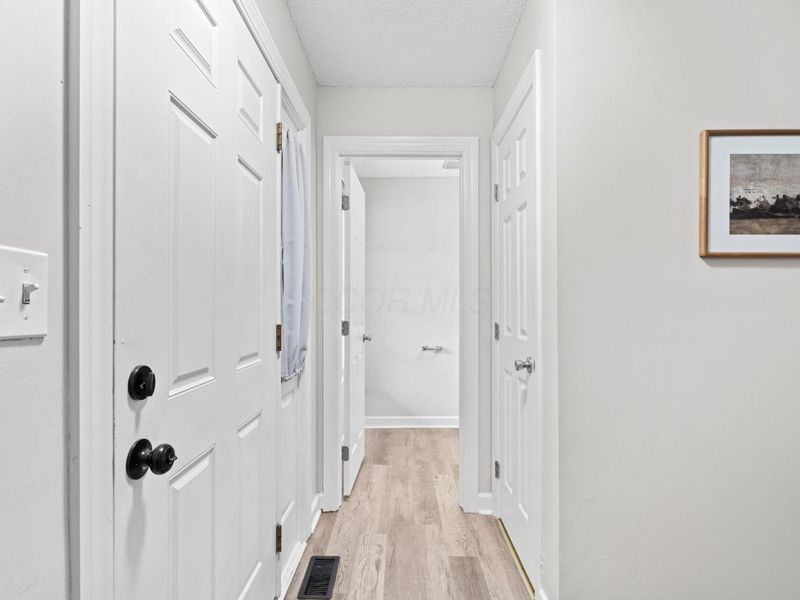 2542 Hyacinth Lane, Unit 32C, Columbus, OH 43235 Photo 6