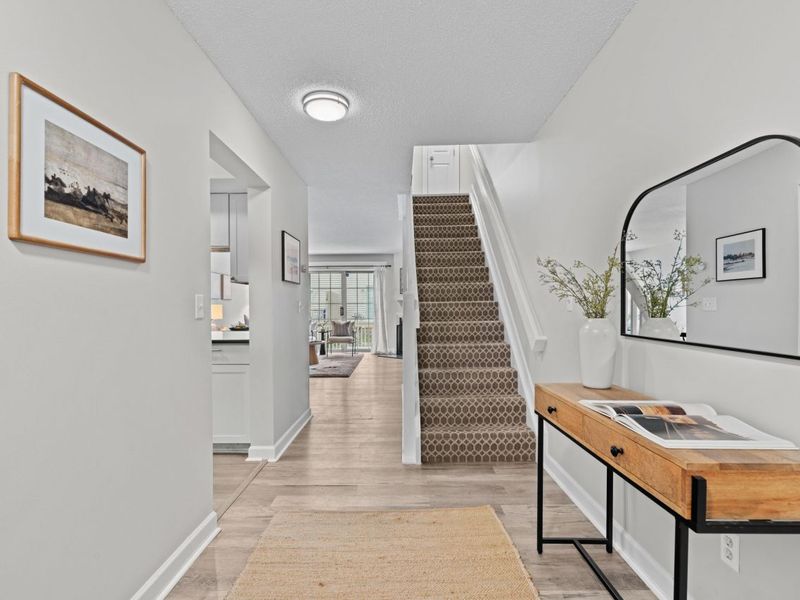 2542 Hyacinth Lane, Unit 32C, Columbus, OH 43235 Photo 8