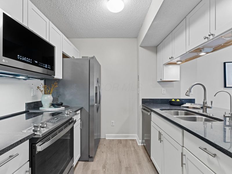 2542 Hyacinth Lane, Unit 32C, Columbus, OH 43235 Photo 9