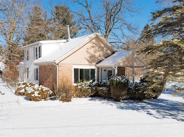 703 E Columbia Street, Mason, MI 48854