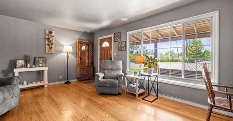 3077 Bertis Dr, Sacramento, CA 95821 Photo