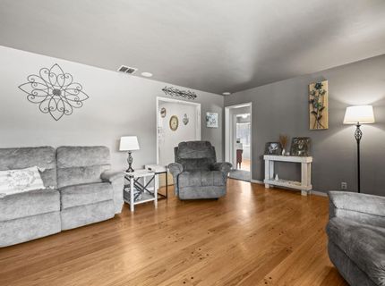 3077 Bertis Dr, Sacramento, CA 95821 Photo