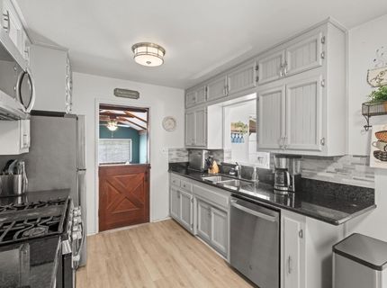 3077 Bertis Dr, Sacramento, CA 95821 Photo