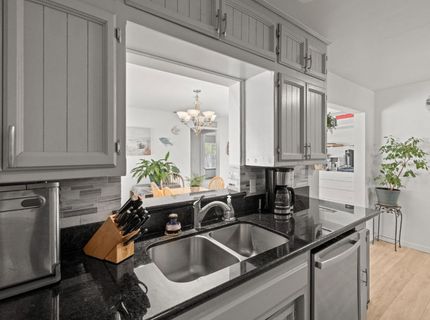 3077 Bertis Dr, Sacramento, CA 95821 Photo