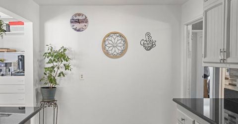 3077 Bertis Dr, Sacramento, CA 95821 Photo