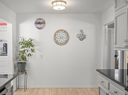 3077 Bertis Dr, Sacramento, CA 95821 Photo