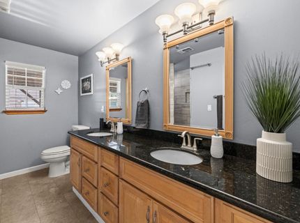 3077 Bertis Dr, Sacramento, CA 95821 Photo