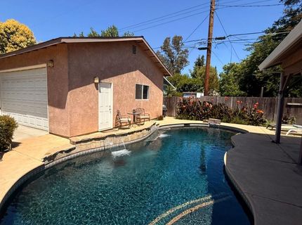 3077 Bertis Dr, Sacramento, CA 95821 Photo