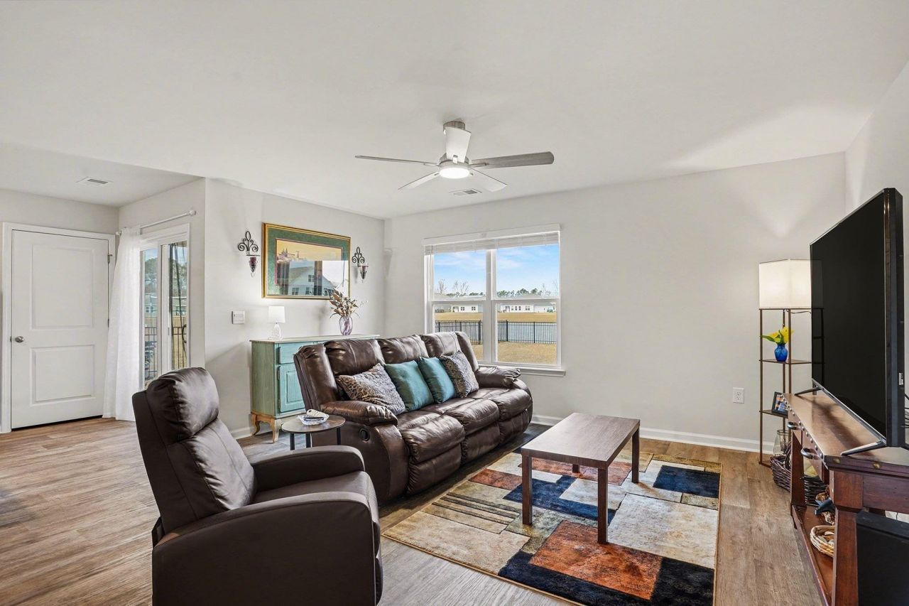 449 Acosta Circle Photo 6