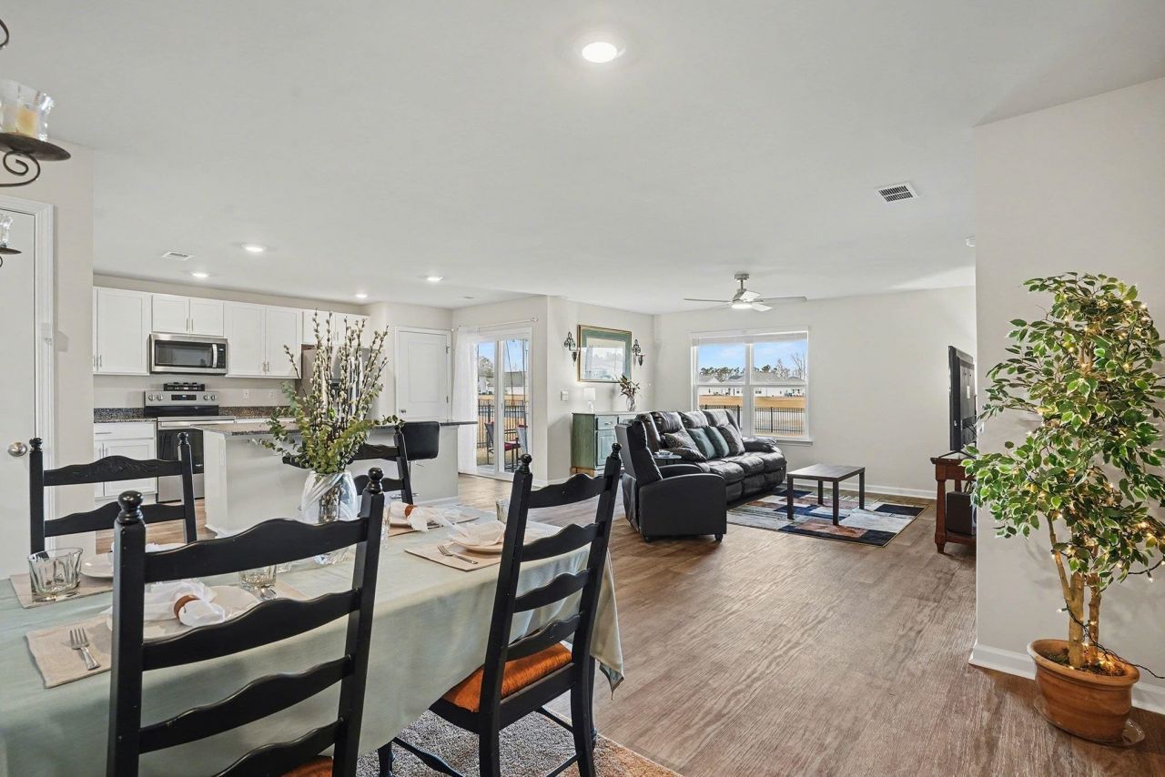 449 Acosta Circle Photo 8