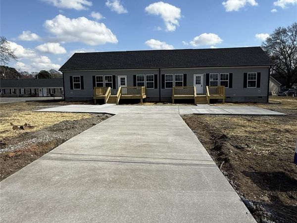 1009 E Airline Street, Gastonia, NC 28054