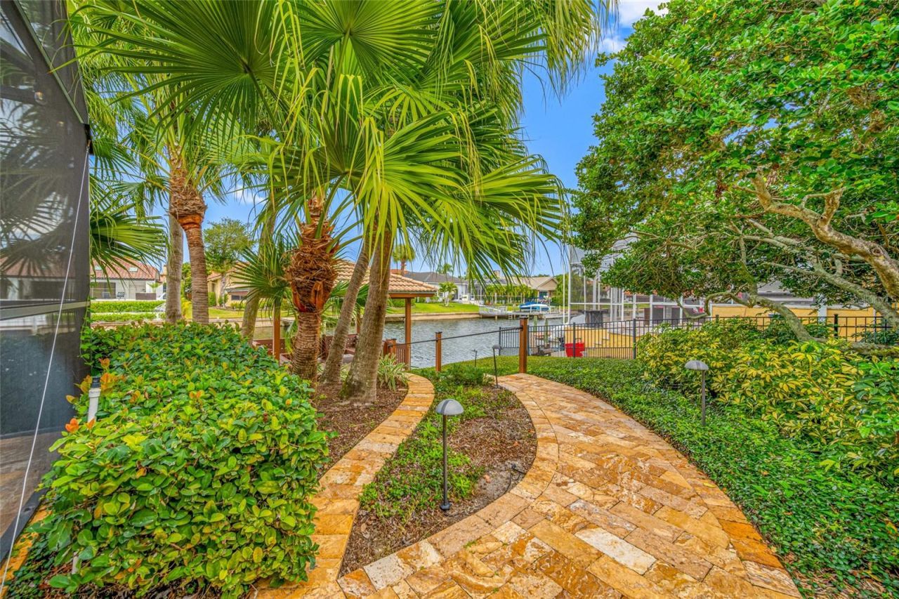 9807 Compass Point Way, Tampa, FL 33615 Photo