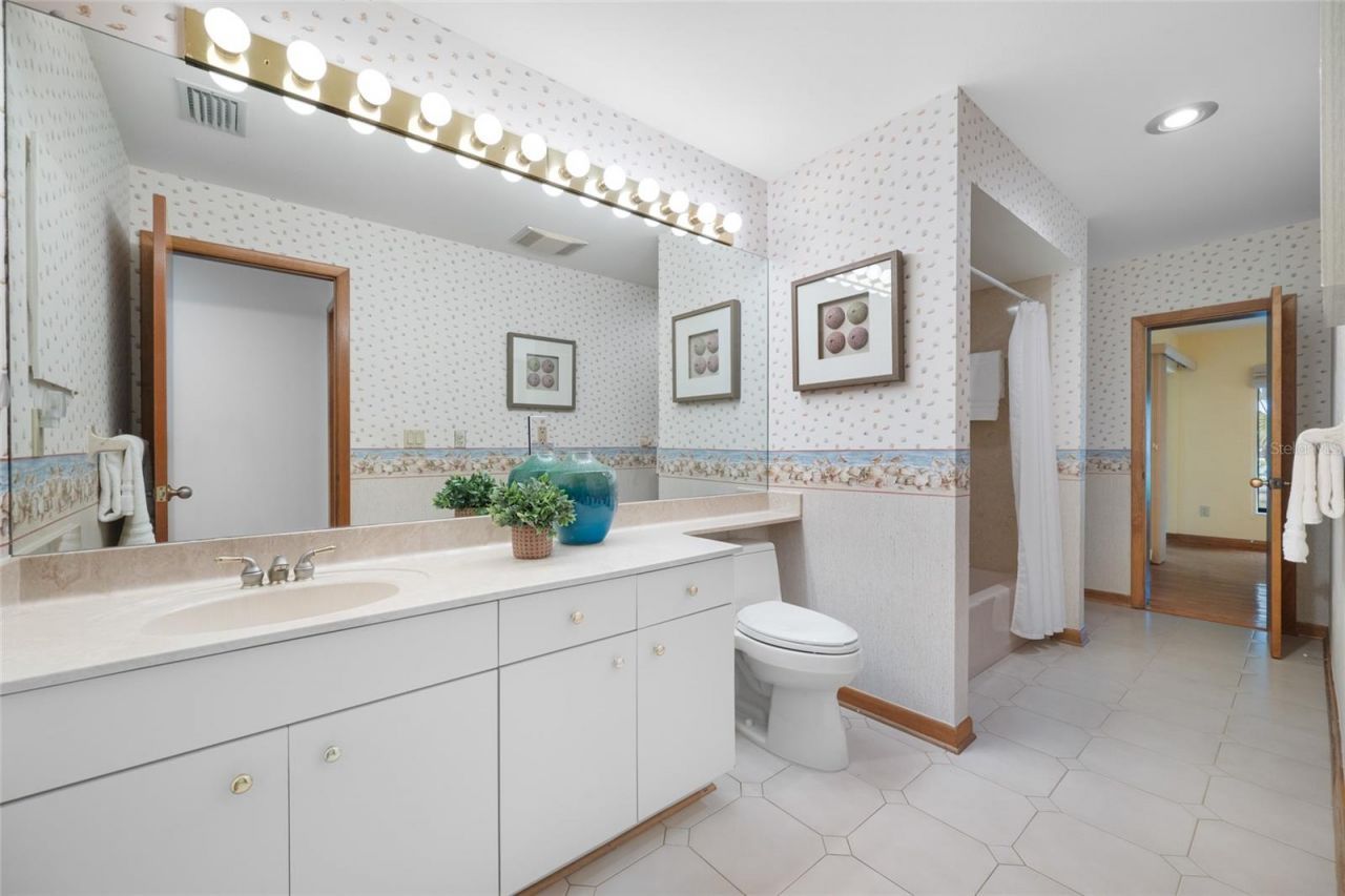 9807 Compass Point Way, Tampa, FL 33615 Photo