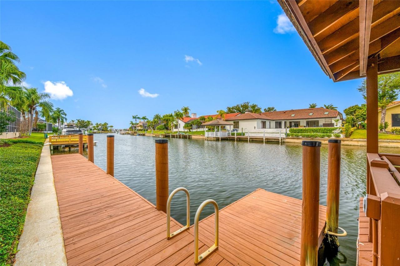 9807 Compass Point Way, Tampa, FL 33615 Photo