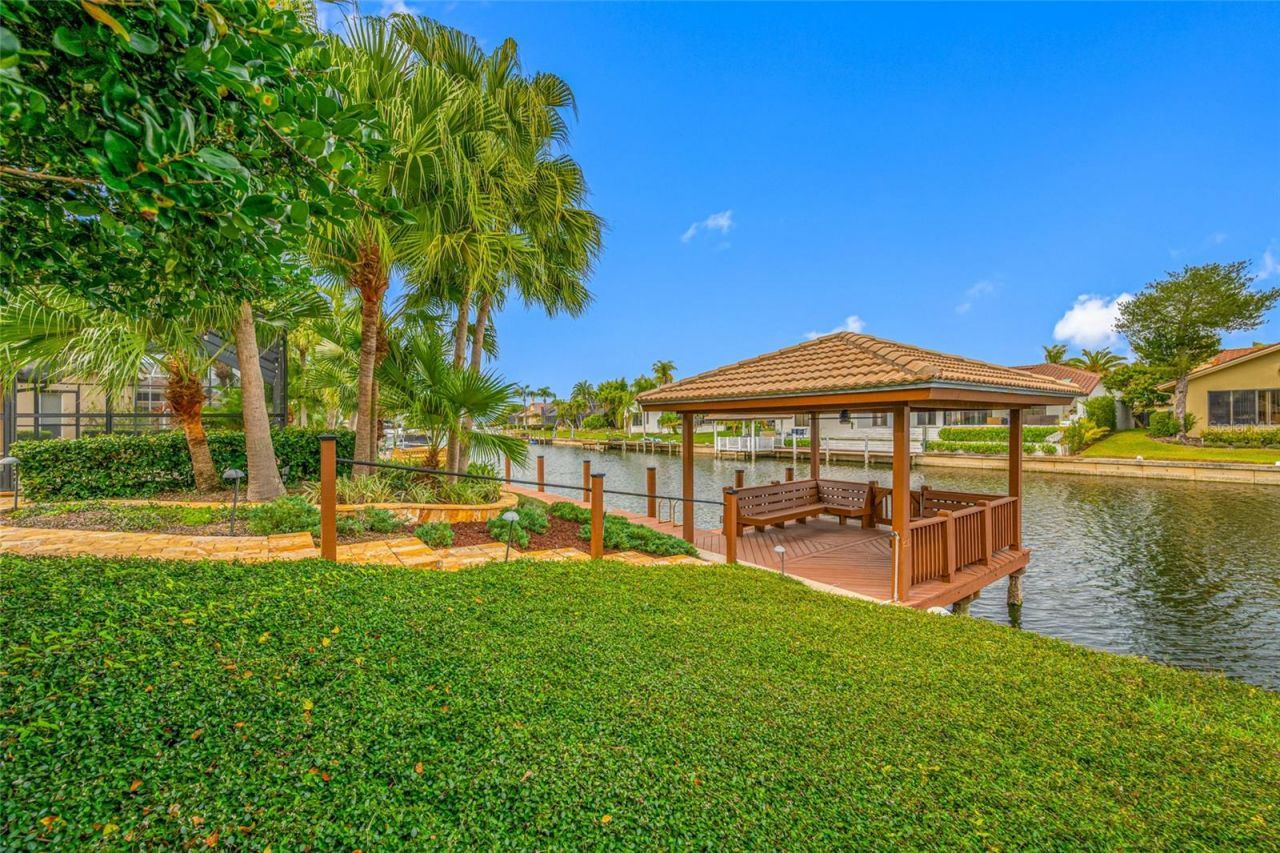 9807 Compass Point Way, Tampa, FL 33615 Photo