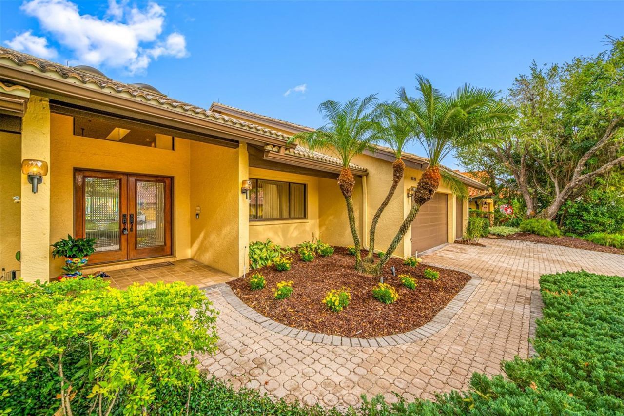 9807 Compass Point Way, Tampa, FL 33615 Photo