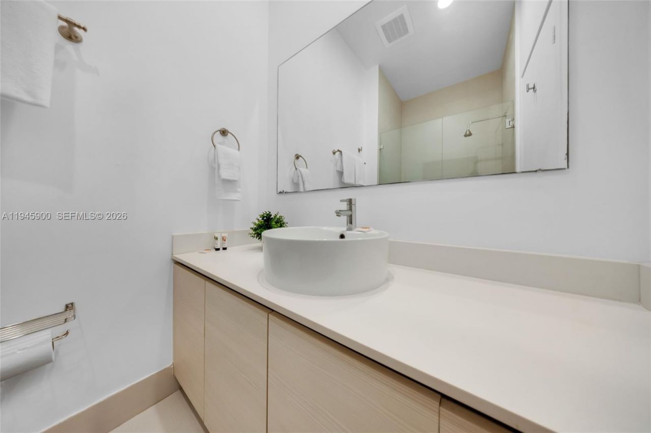 2600 E Hallandale Beach Blvd , Unit T3304, Hallandale Beach, FL 33009 Photo
