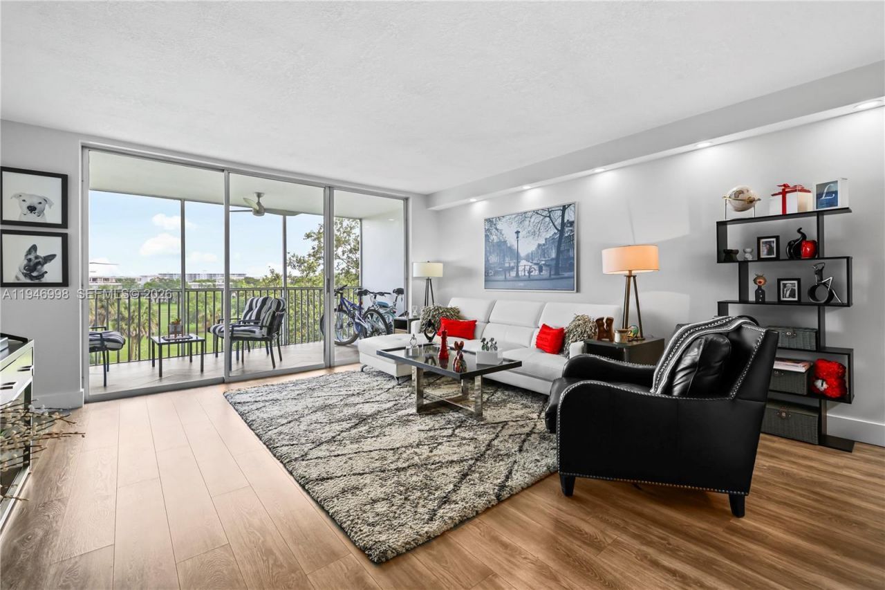 2661 S Course Dr, Unit 510, Pompano Beach, FL 33069 Photo