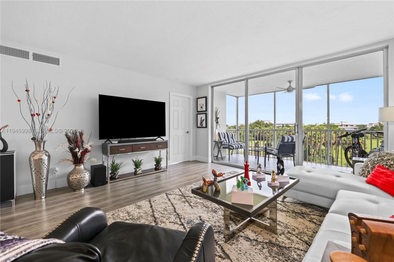 2661 S Course Dr, Unit 510, Pompano Beach, FL 33069 Photo