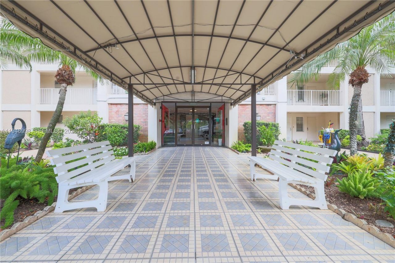 2661 S Course Dr, Unit 510, Pompano Beach, FL 33069 Photo