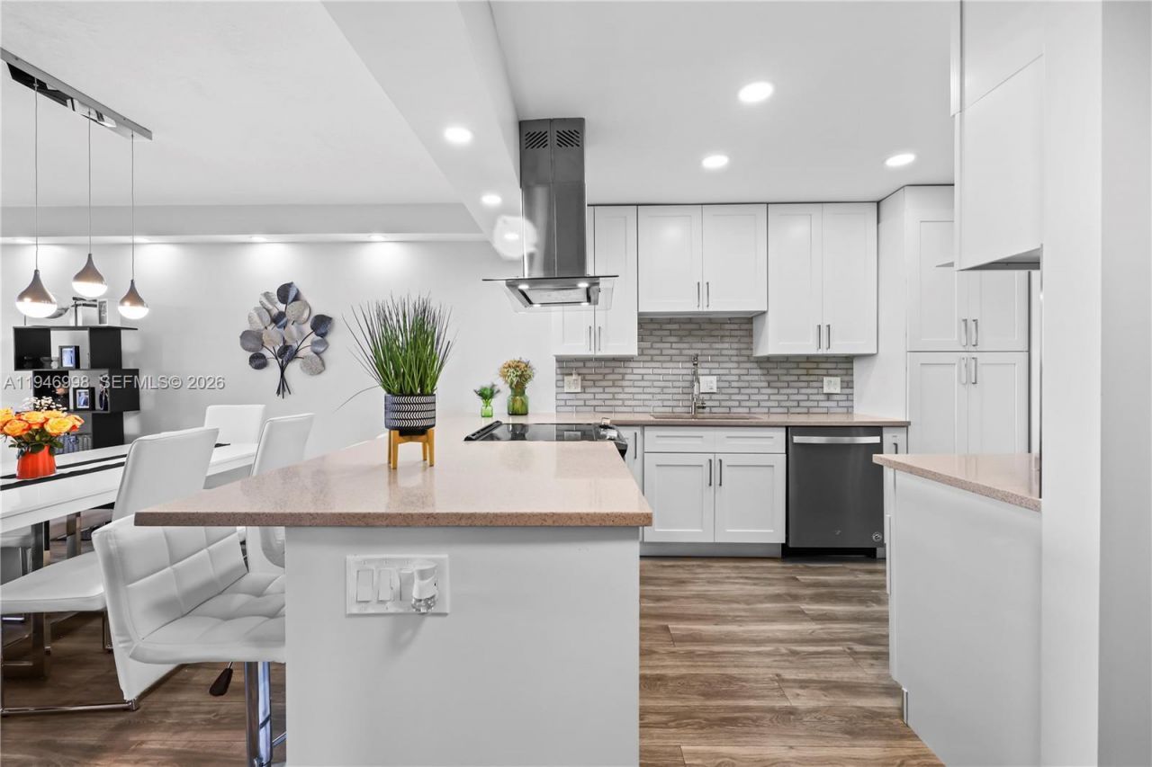 2661 S Course Dr, Unit 510, Pompano Beach, FL 33069 Photo