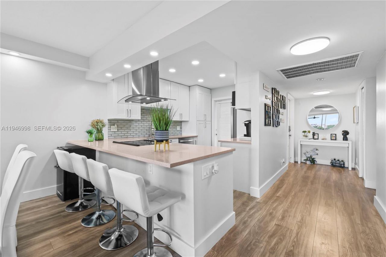 2661 S Course Dr, Unit 510, Pompano Beach, FL 33069 Photo