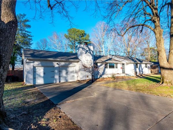 126 Rogers Circle Drive, Springdale, AR 72764