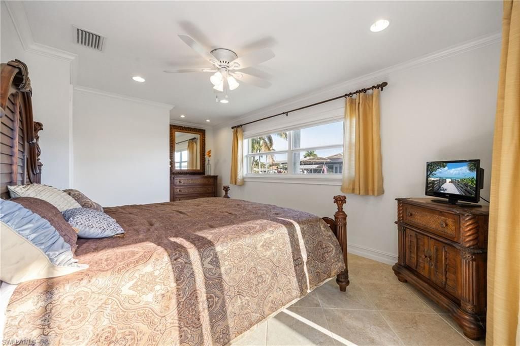 5249 Sunset Ct, Cape Coral, FL 33904 Photo