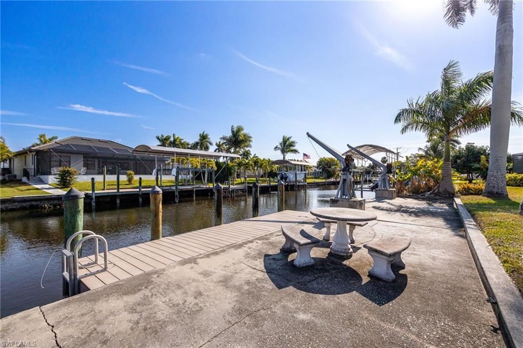 5249 Sunset Ct, Cape Coral, FL 33904 Photo