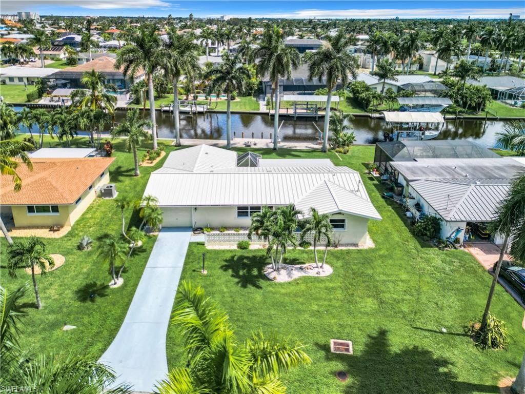 5249 Sunset Ct, Cape Coral, FL 33904 Photo