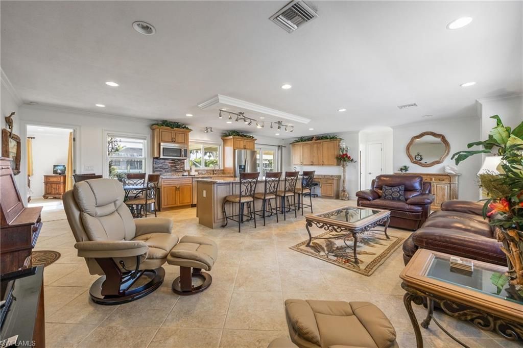 5249 Sunset Ct, Cape Coral, FL 33904 Photo