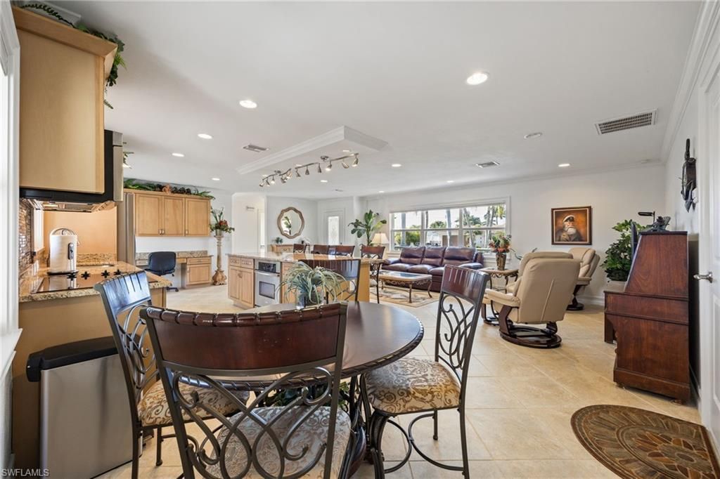 5249 Sunset Ct, Cape Coral, FL 33904 Photo