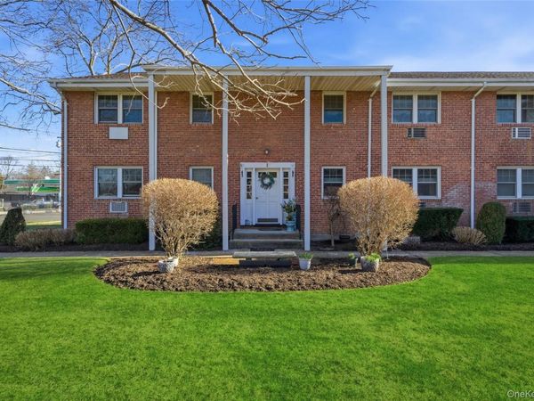 297 Merrick Road , Unit D 1, Amityville, NY 11701