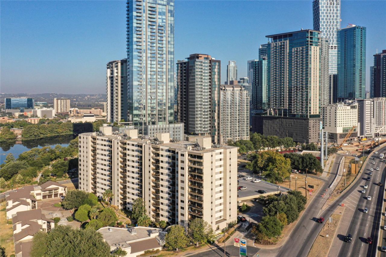 40 N Interstate 35 Highway, Unit 6C1, Austin, TX 78701 Main Photo
