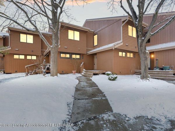 5469 Wild Oak Drive, East Lansing, MI 48823