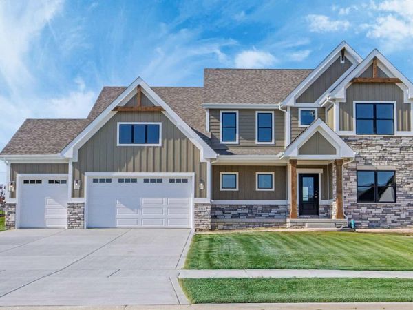 1861 Trailbrook Drive, Valparaiso, IN 46385