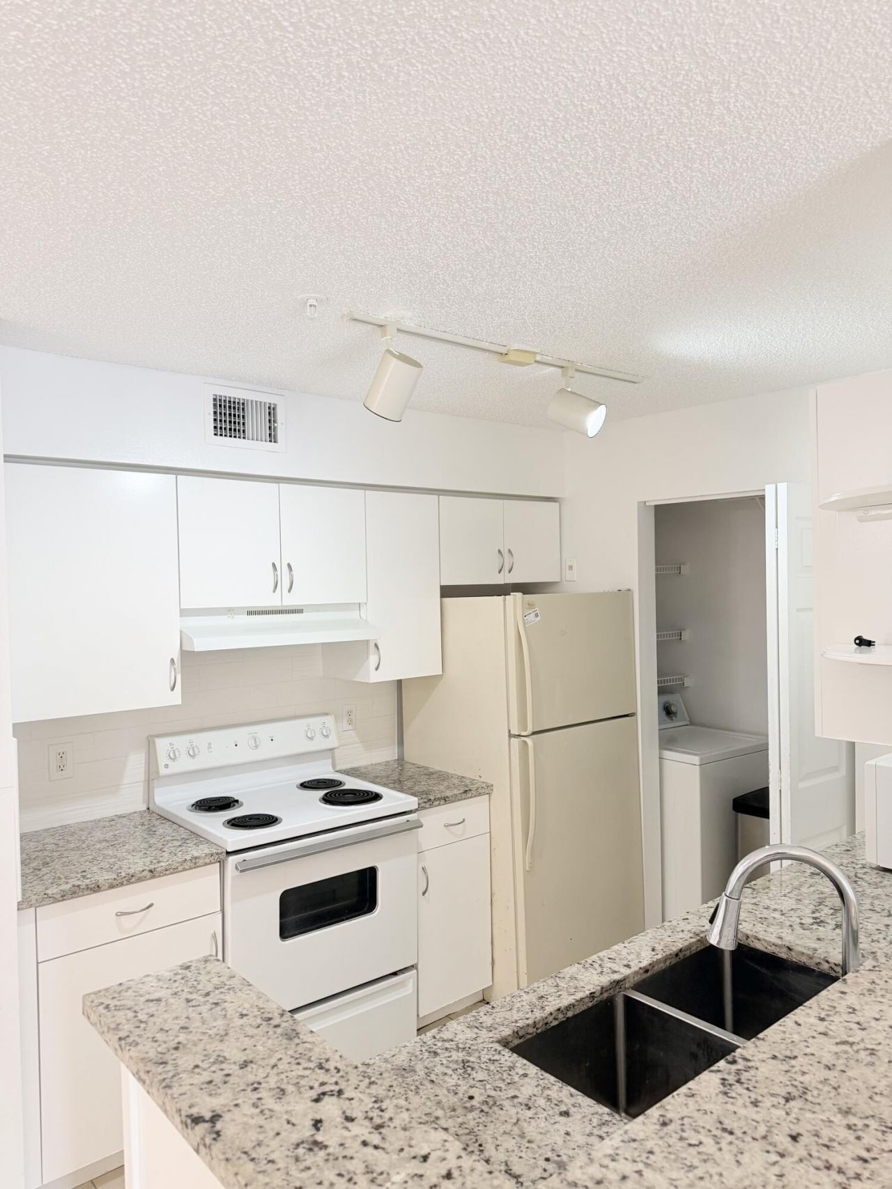 2041 Renaissance Boulevard, Unit 207, Miramar, FL 33025 Photo