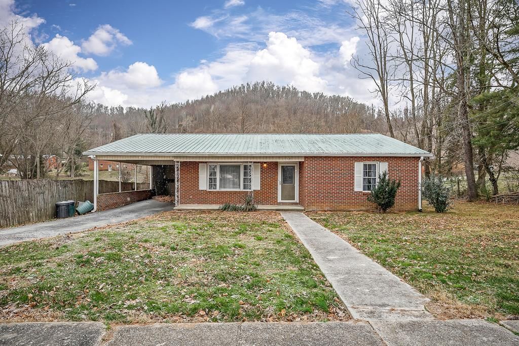 511 Evans St., Livingston, TN 38570 Main Photo