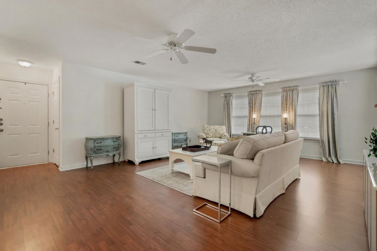 4323 Lotus Ct. Photo 11