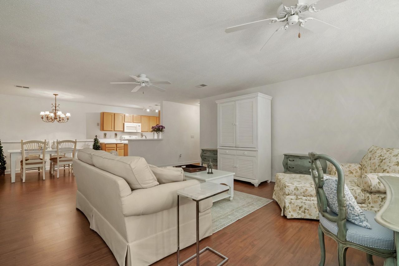 4323 Lotus Ct. Photo 12