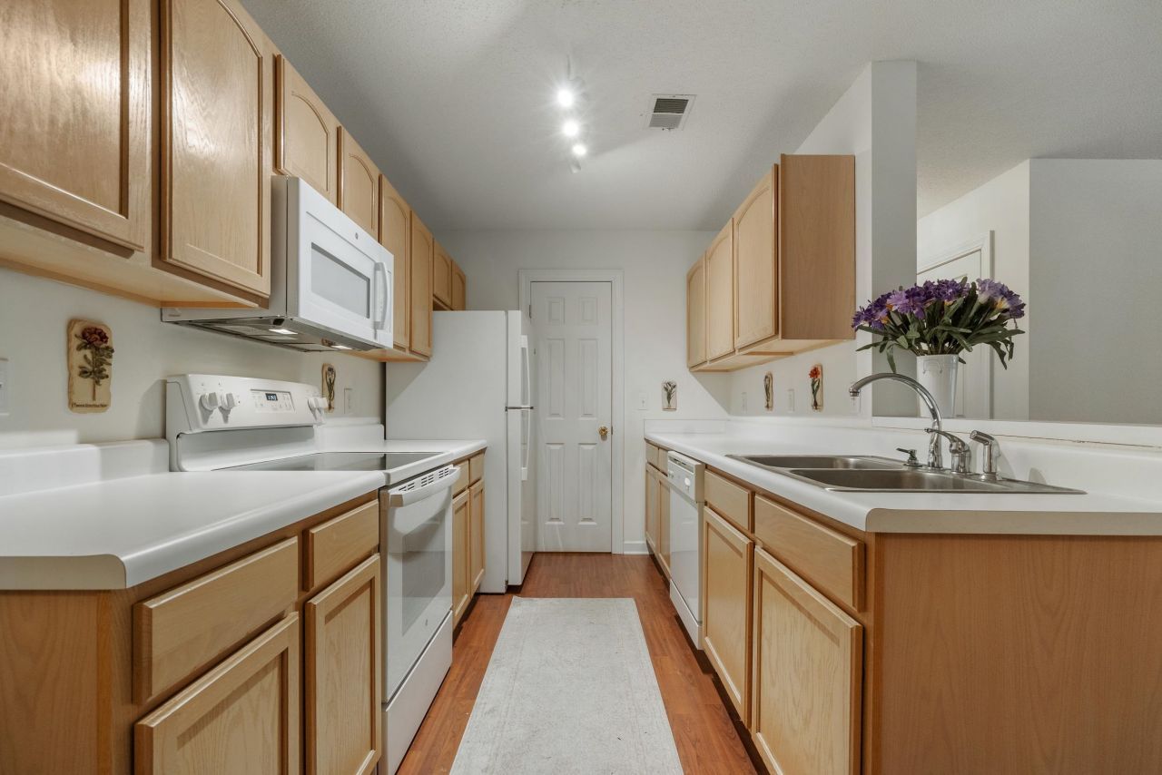 4323 Lotus Ct. Photo 15