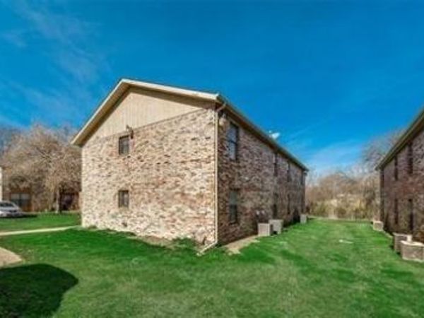 214 Renfro Street, Unit B, Grand Prairie, TX 75051