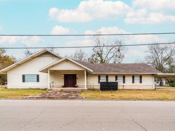 508 Monroe Street, Deport, TX 75435