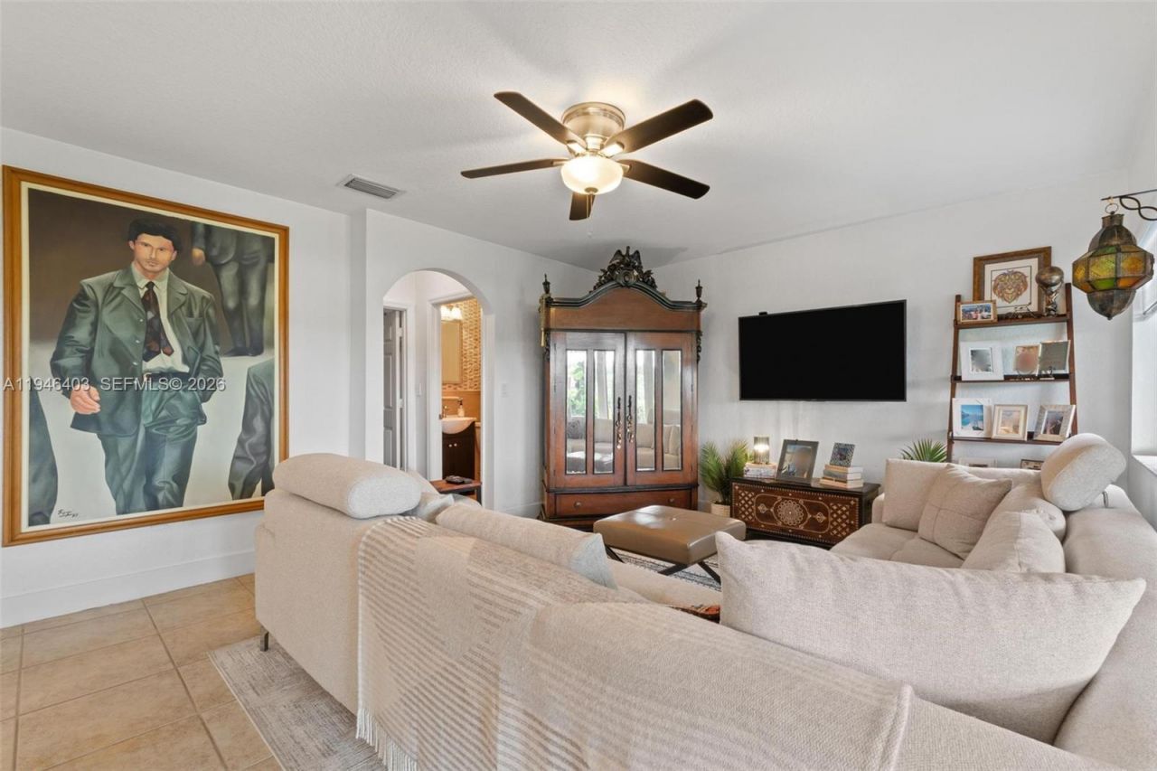 11950 SW 135th Ter, Miami, FL 33186 Photo