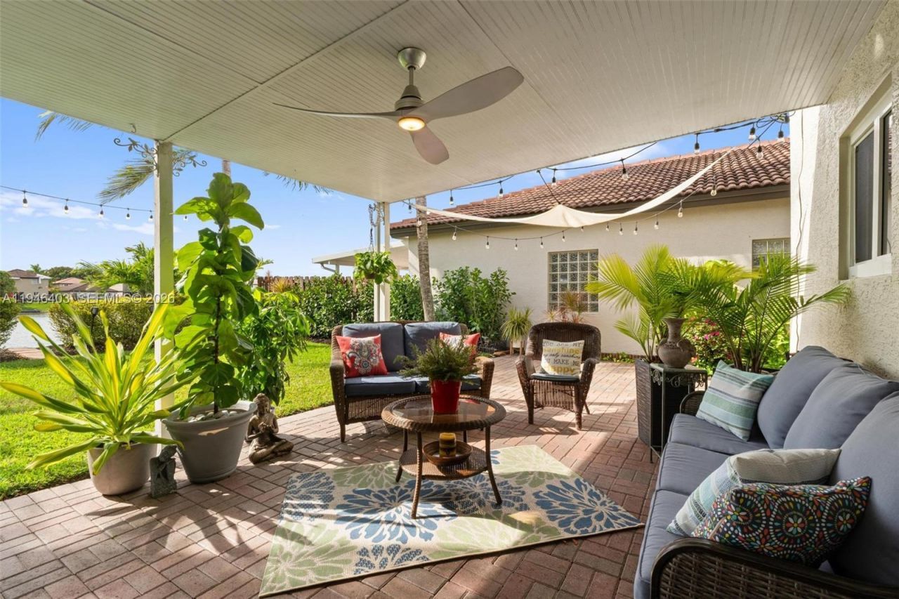 11950 SW 135th Ter, Miami, FL 33186 Photo