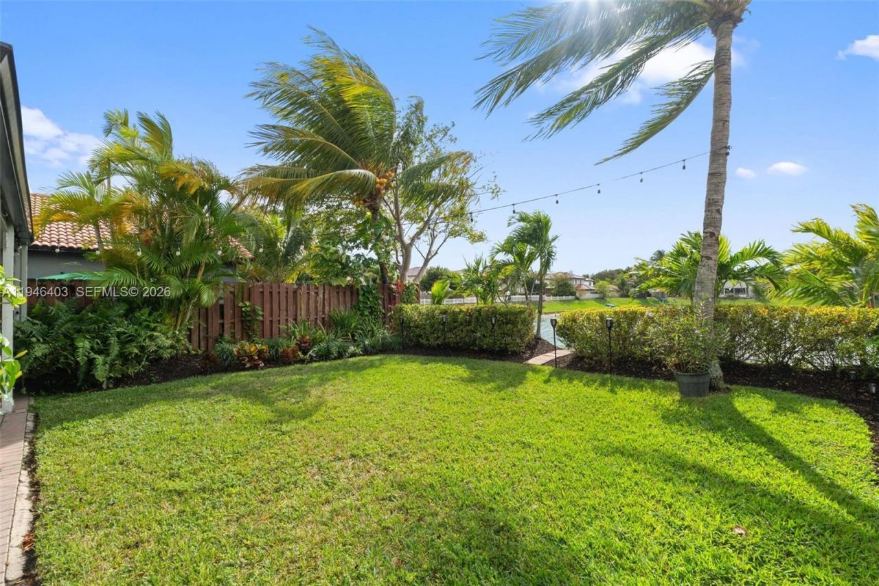 11950 SW 135th Ter, Miami, FL 33186 Photo