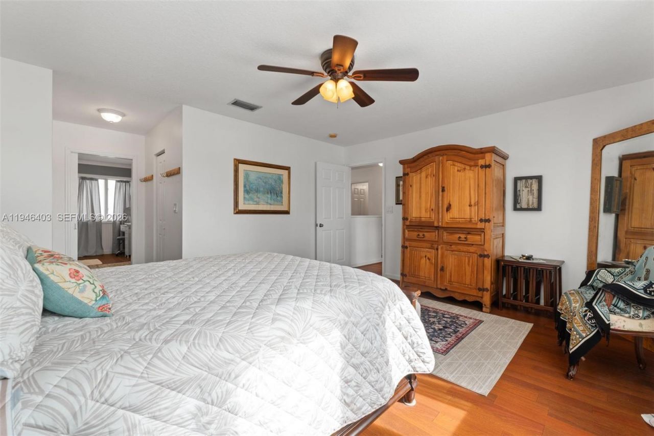 11950 SW 135th Ter, Miami, FL 33186 Photo