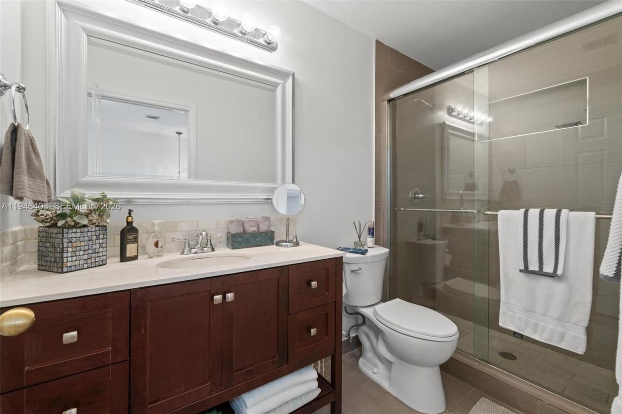 11950 SW 135th Ter, Miami, FL 33186 Photo