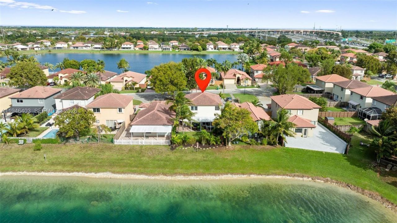 11950 SW 135th Ter, Miami, FL 33186 Photo