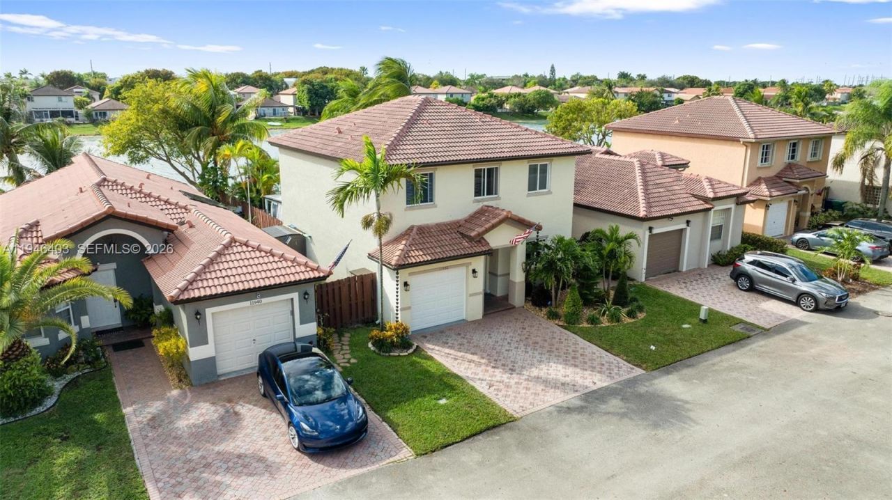 11950 SW 135th Ter, Miami, FL 33186 Photo